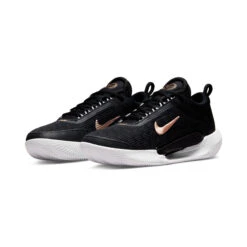 Nike Court Zoom NXT Sandplatzschuh Damen - Schwarz, Gold 16 Nike Court Zoom NXT Sandplatzschuh Damen - Schwarz, Gold -Bestes Tennis Geschäft 16598000 000