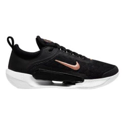 Nike Court Zoom NXT Sandplatzschuh Damen - Schwarz, Gold 21 Nike Court Zoom NXT Sandplatzschuh Damen - Schwarz, Gold -Bestes Tennis Geschäft 16598000 0 1